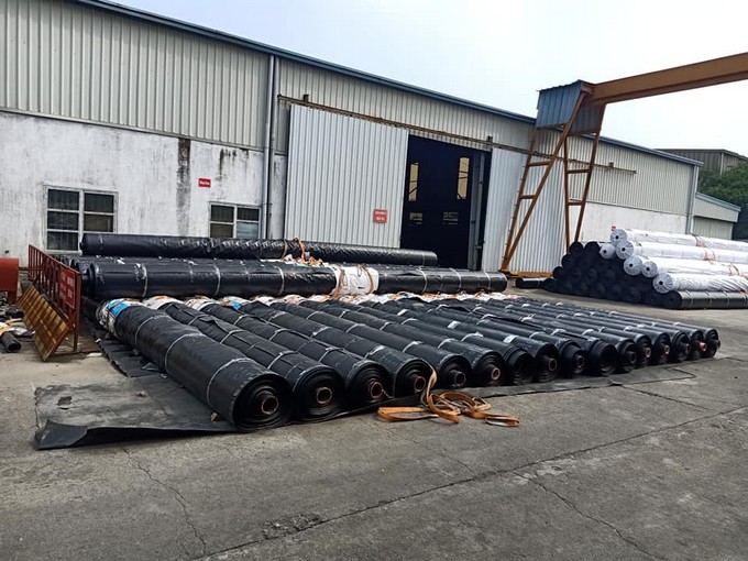 Màng chống thấm HDPE uy tín chất lượng tại Môi Trường Quang Phúc
